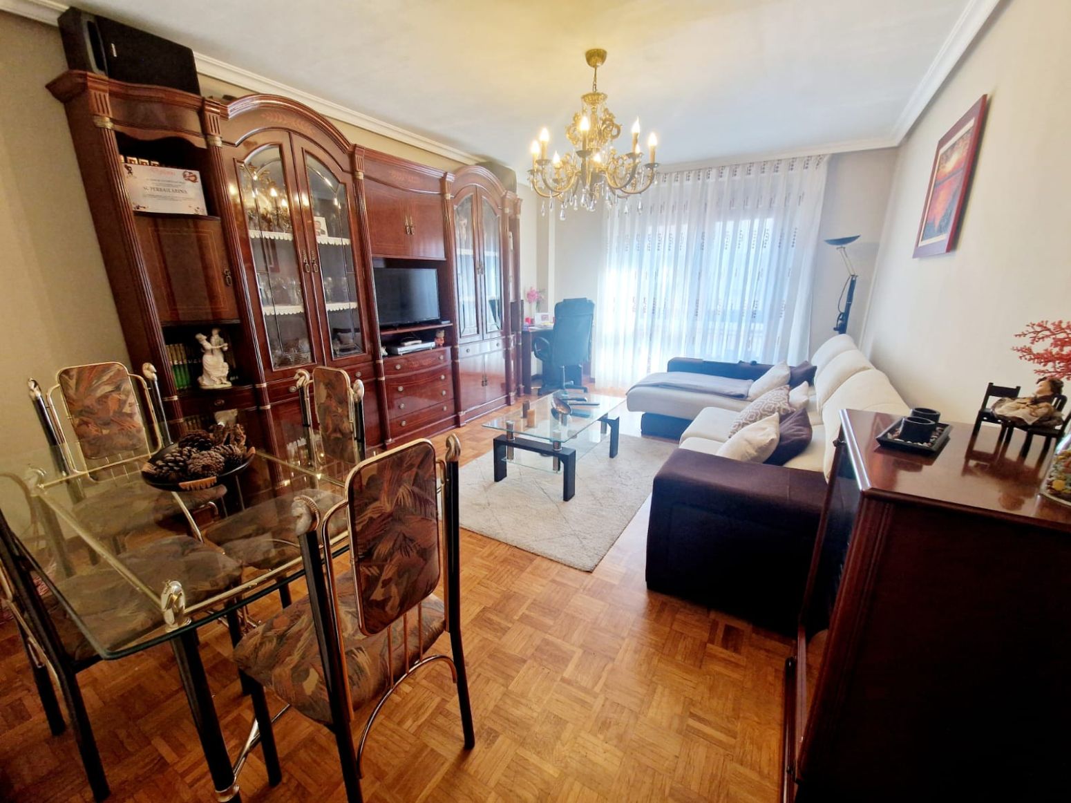 Living room of Flat for sale in Avilés  with Heating, Parquet flooring and Storage room