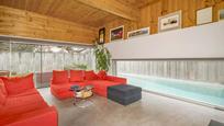 Sala d'estar de Casa o xalet en venda en Pozuelo de Alarcón amb Aire condicionat, Calefacció i Jardí privat