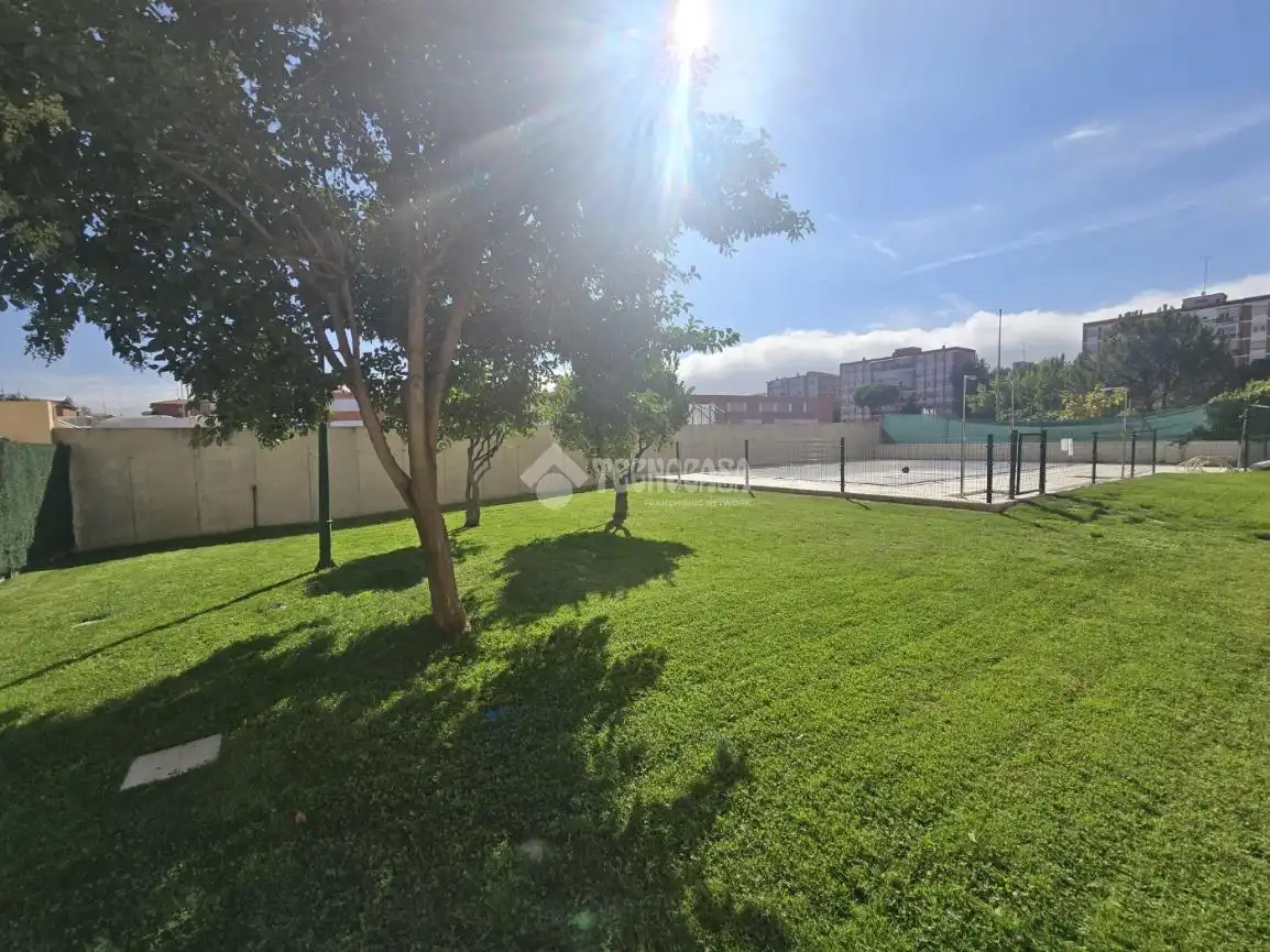 Piso en venta en Madrid con Calefacción, Parquet y Piscina comunitaria