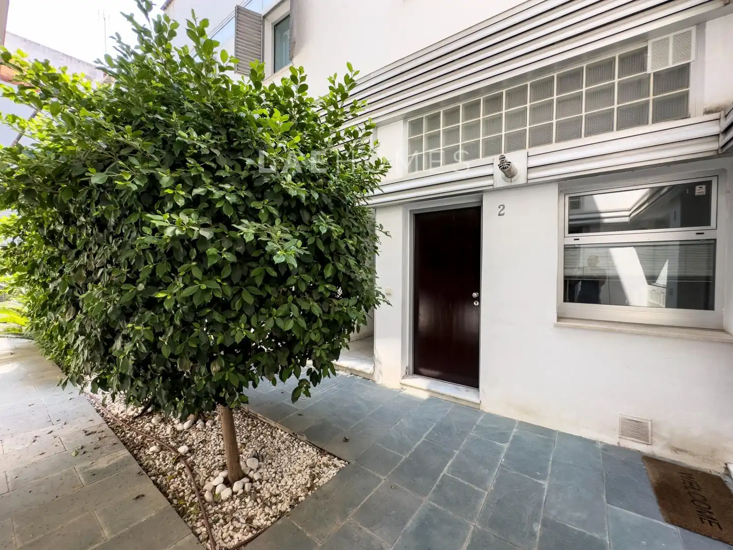 Außenansicht von Maisonette zum Verkauf in Sevilla mit Klimaanlage, Heizung und Terrasse