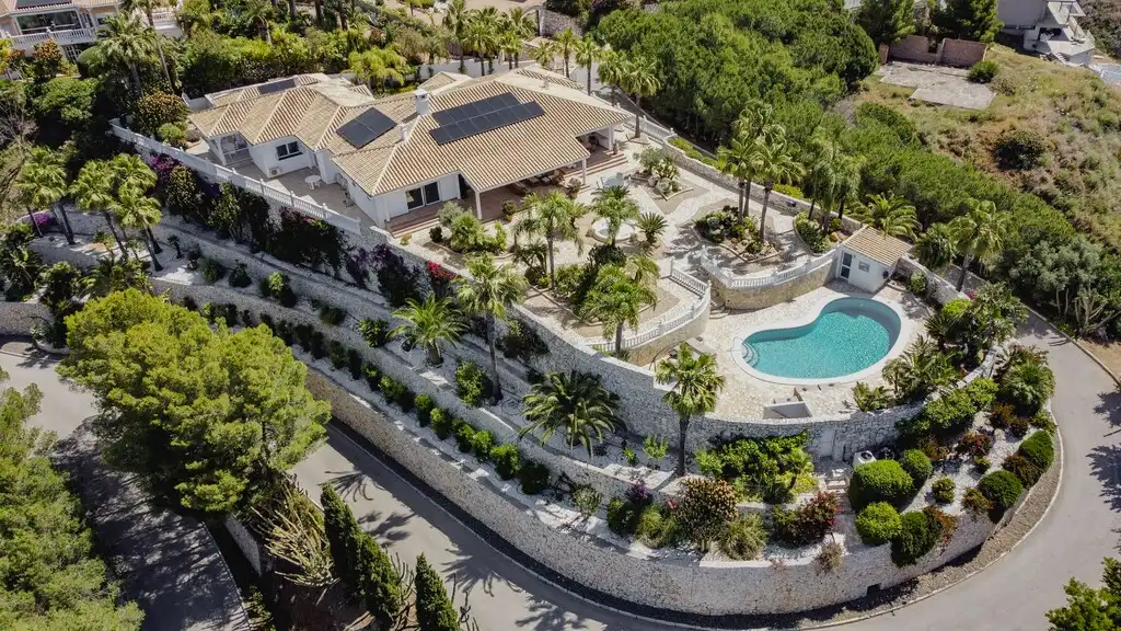 Vista exterior de Casa o xalet en venda en Mijas amb Aire condicionat, Calefacció i Jardí privat