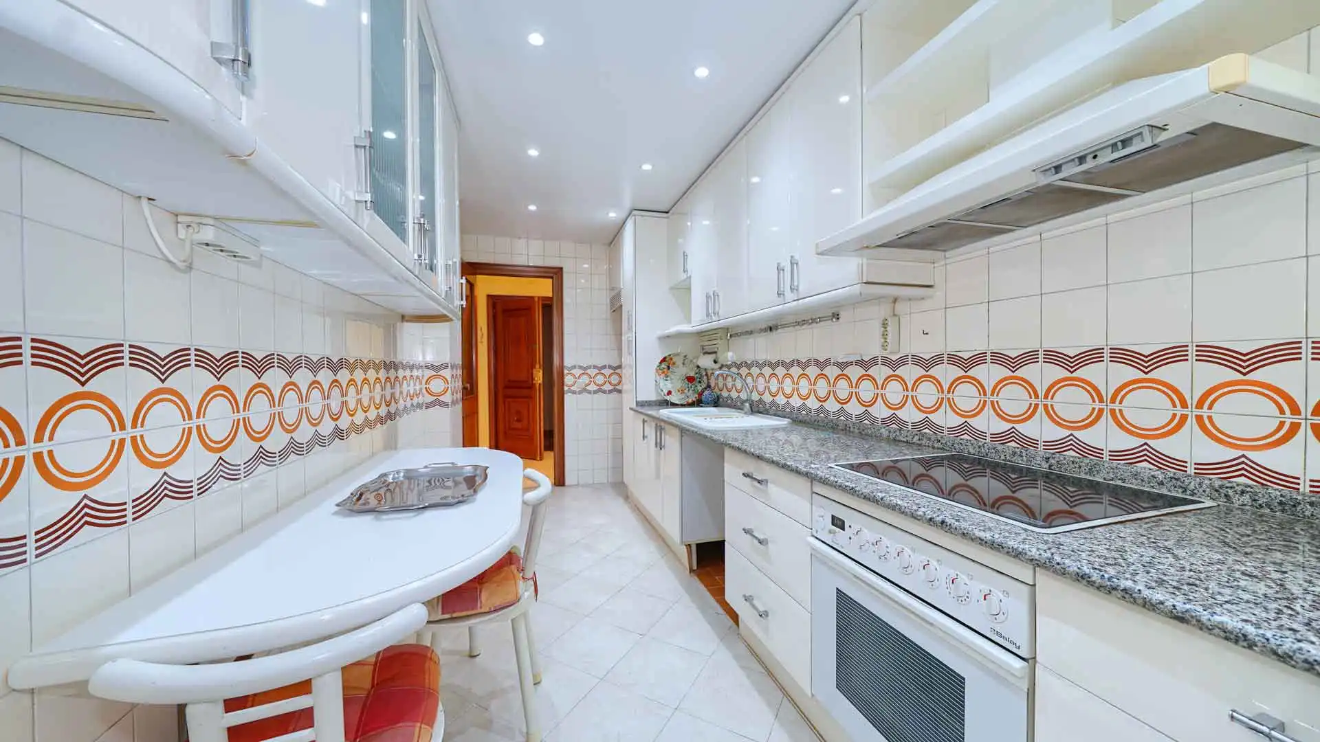 Cocina de Apartamento en venta en Marbella con Aire acondicionado, Terraza y Trastero