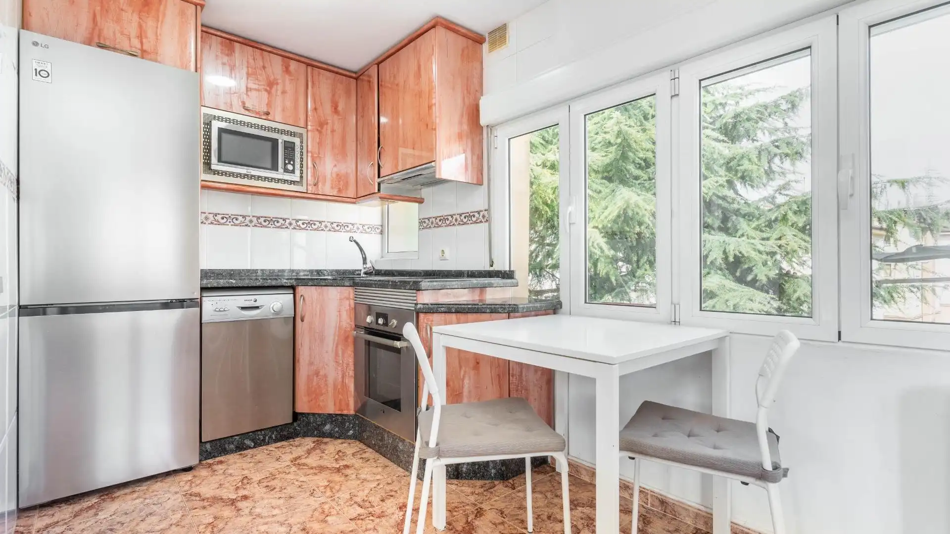 Cocina de Piso en venta en Oviedo  con Amueblado