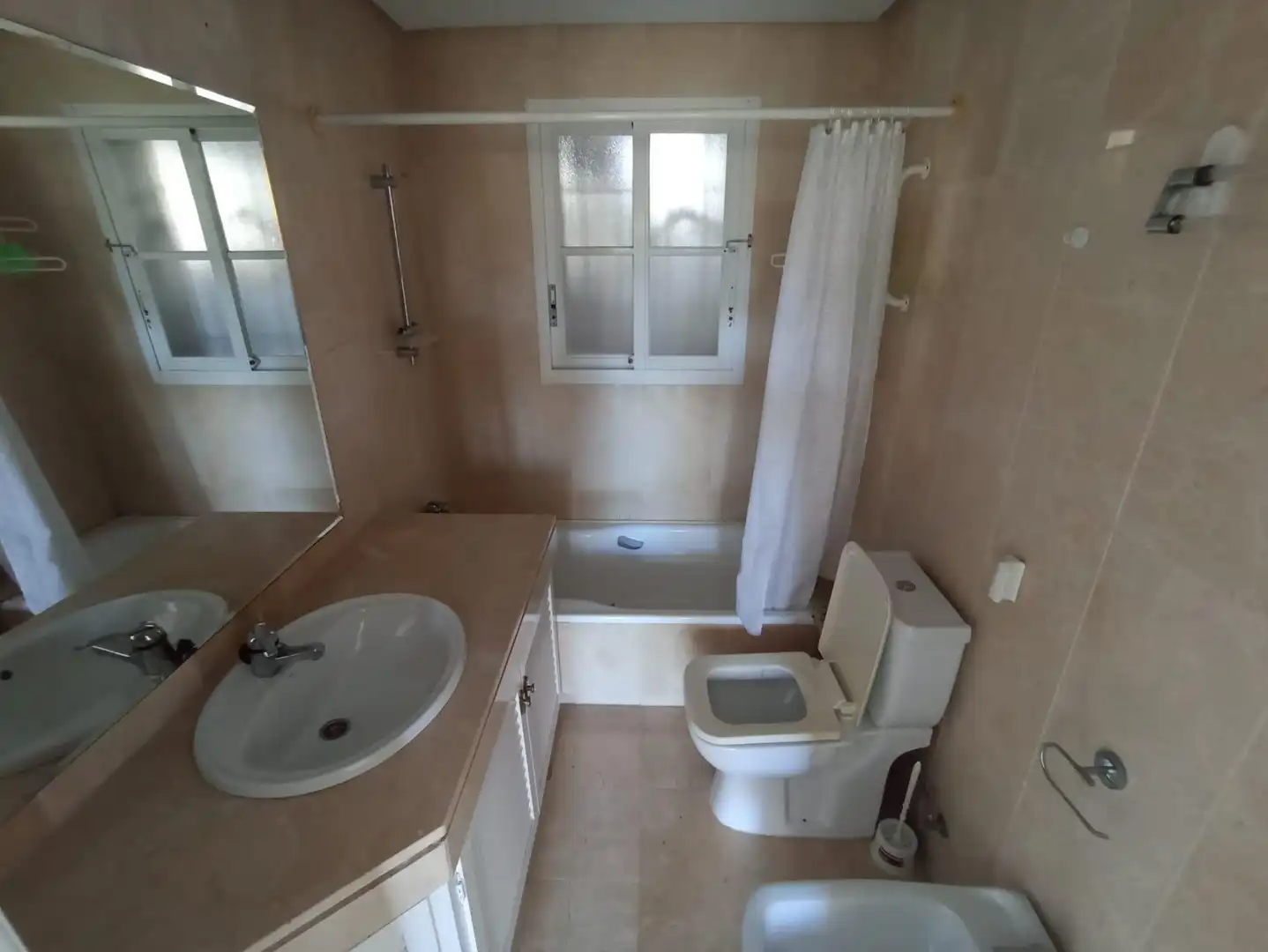 Terraced house with pool for sale in Manilva Pueblo, imagen 2