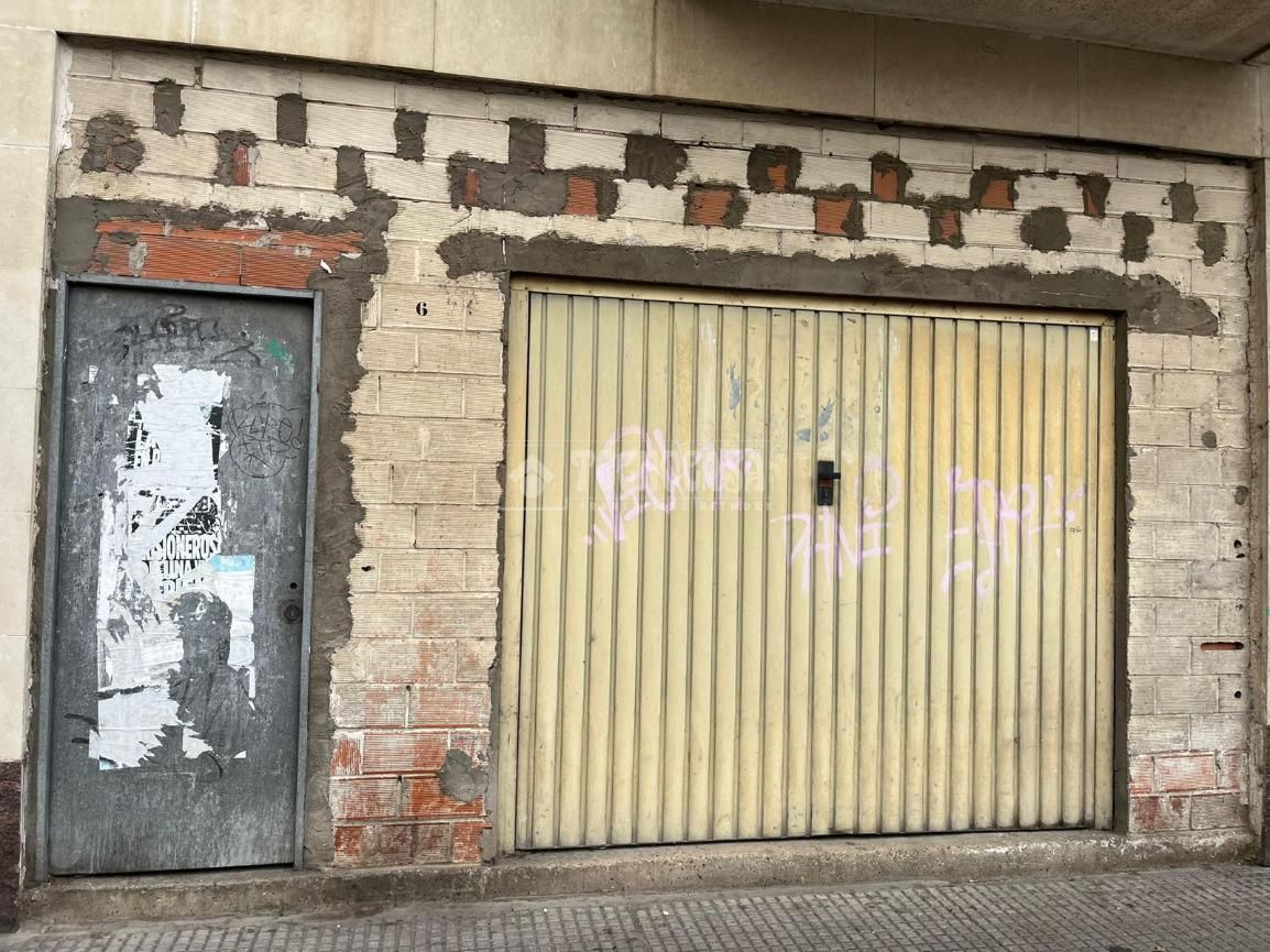 Vista exterior de Local en venta en León Capital 