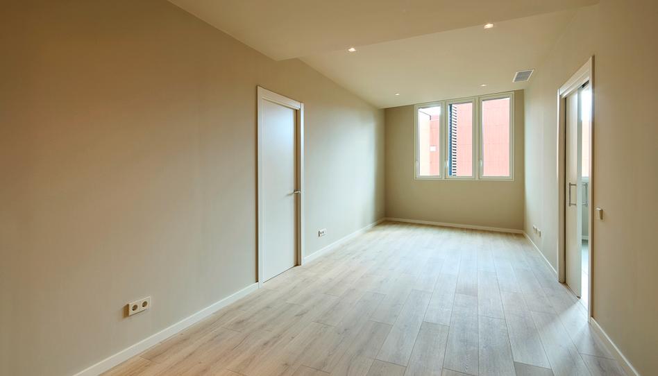 Foto 1 de Pis de lloguer a Carrer de València, 595, El Camp de l'Arpa del Clot, Barcelona