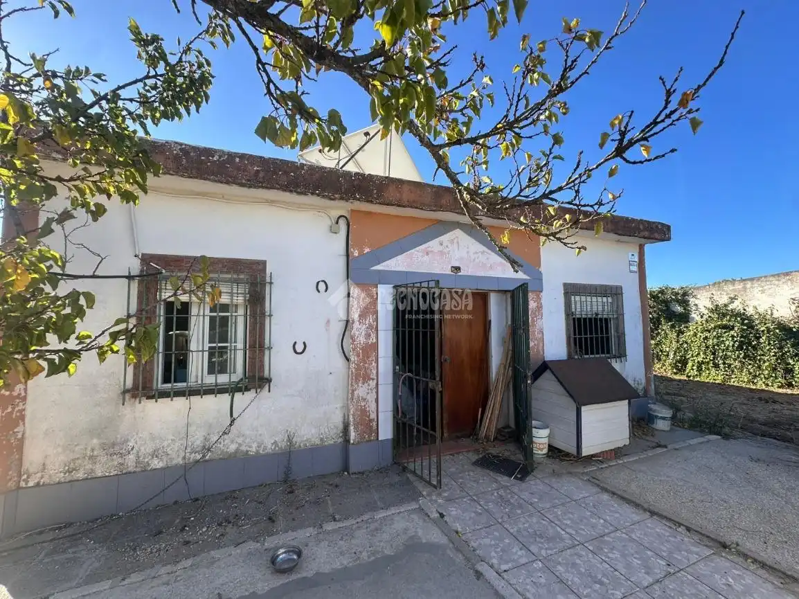 Casa rústica con jardín en venta en Pelagatos - Pago del Humo