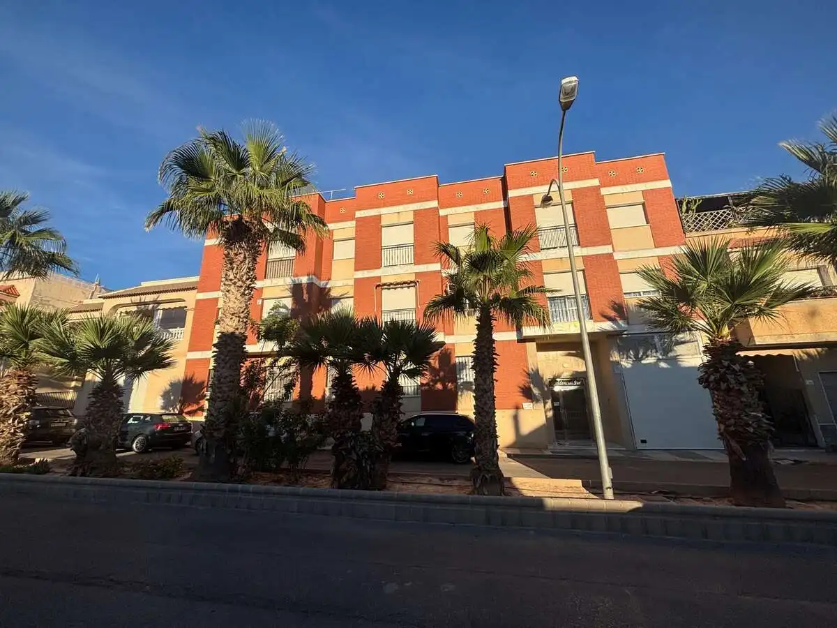 Vista exterior de Piso en venta en Las Cabañuelas