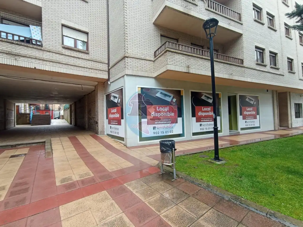 Local comercial en venda a La Robla