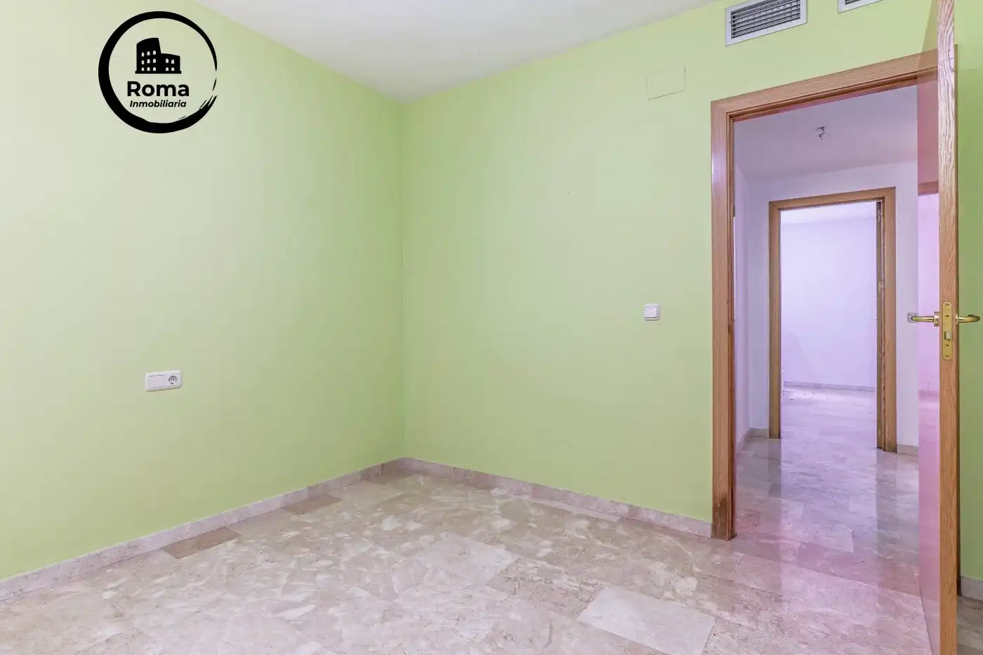Habitación de Piso en venta en Las Gabias con Aire acondicionado, Calefacción y Jardín privado