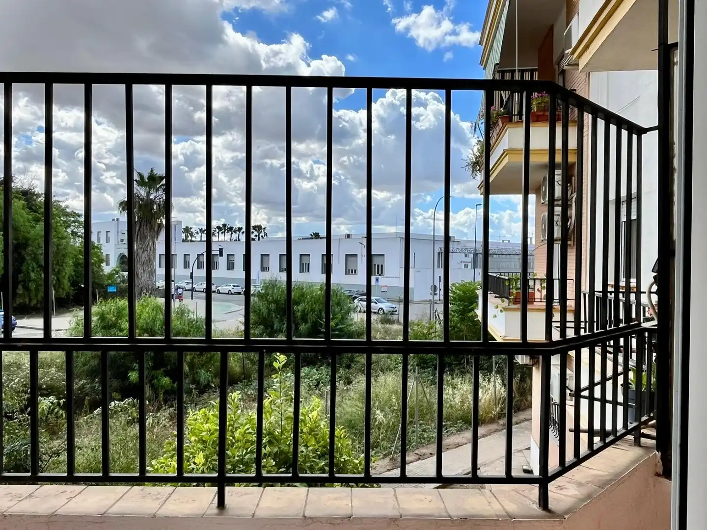 Exterior view of Flat for sale in Sevilla  with Air Conditioner, Terrace and Balcony