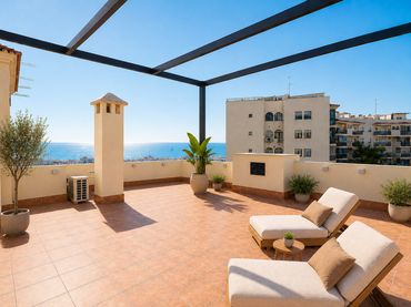 Apartament amb piscina en venda a Estepona Pueblo