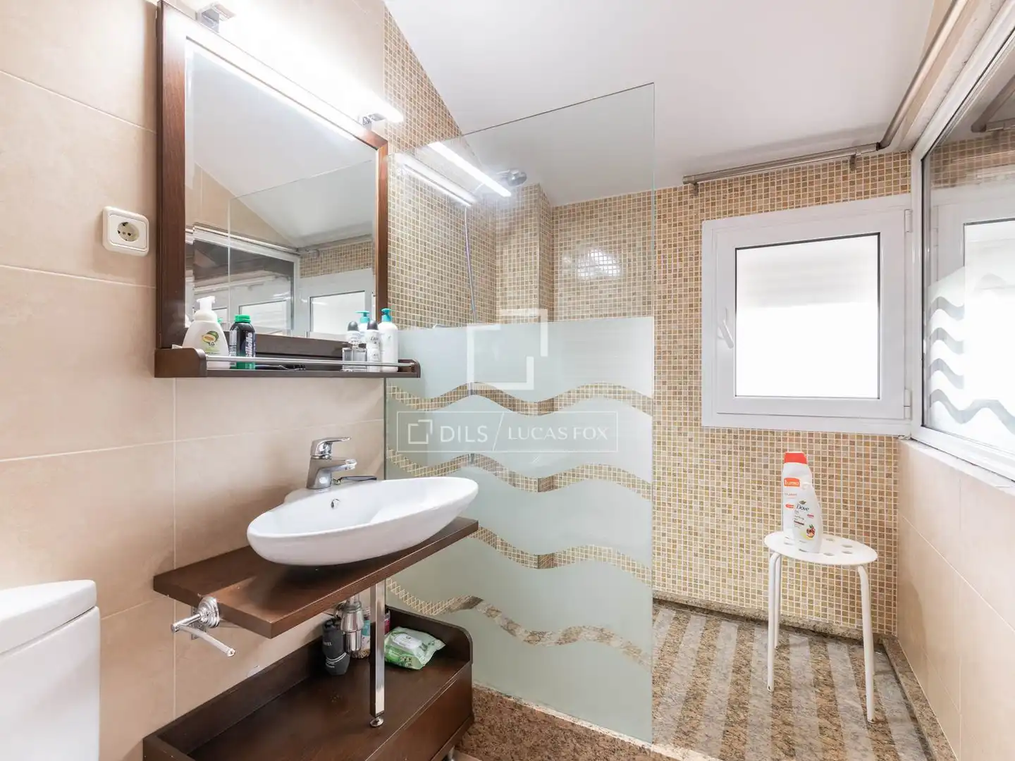 Bathroom of Houses for rent in Castelldefels  with Air Conditioner, Heating and Private garden