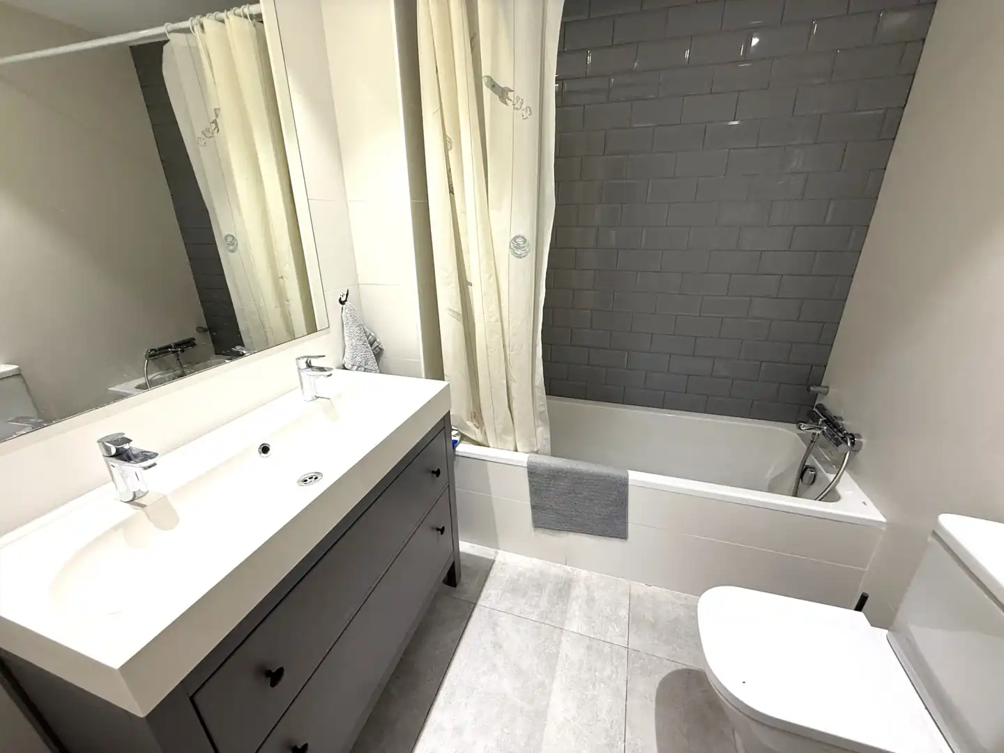 Bathroom of Houses for sale in Sant Joan Despí  with Air Conditioner, Heating and Private garden