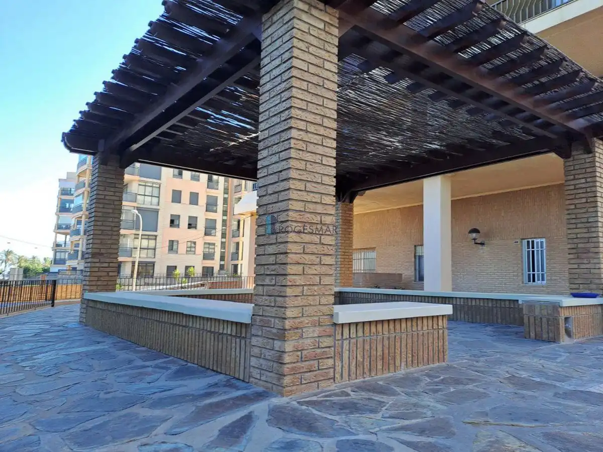 Terrassa de Apartament en venda en Benicasim / Benicàssim amb Terrassa, Traster i Piscina comunitària