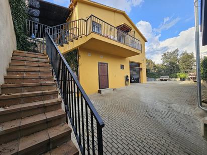 Vista exterior de Casa o xalet en venda en Vallgorguina amb Terrassa i Piscina