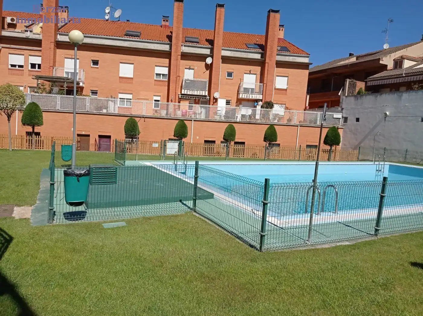 Piscina de Residencial en venda en Villamediana de Iregua