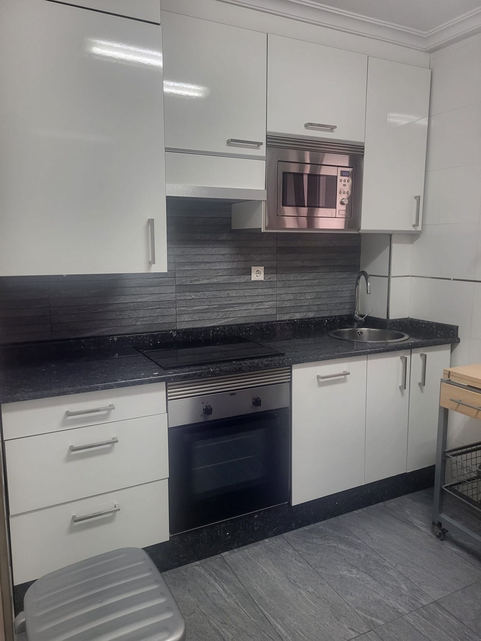 Kitchen of Flat to rent in Gijón   with Heating, Parquet flooring and Furnished