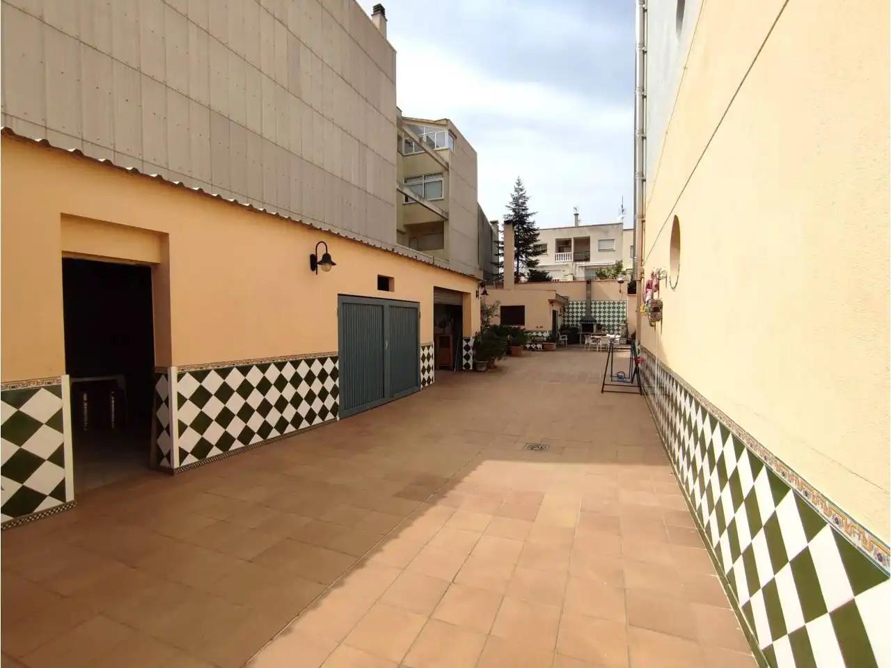 Vista exterior de Casa o xalet en venda en Torrelavit amb Calefacció, Jardí privat i Terrassa