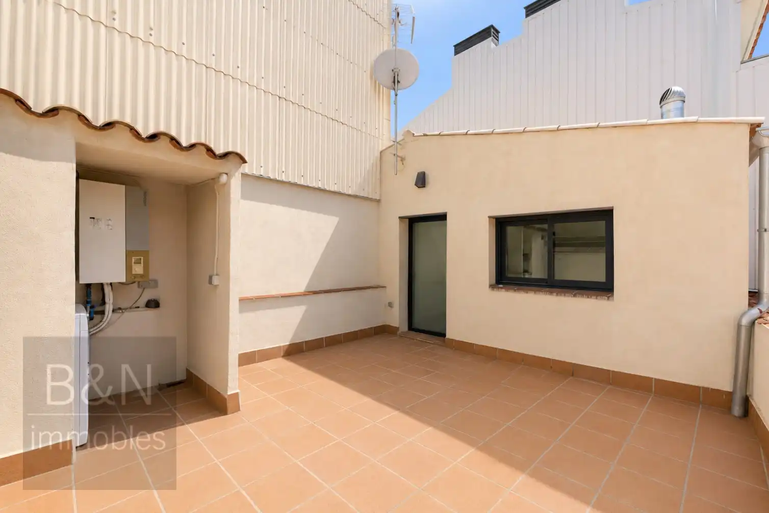 Vista exterior de Casa o chalet en venta en Terrassa con Aire acondicionado, Calefacción y Terraza