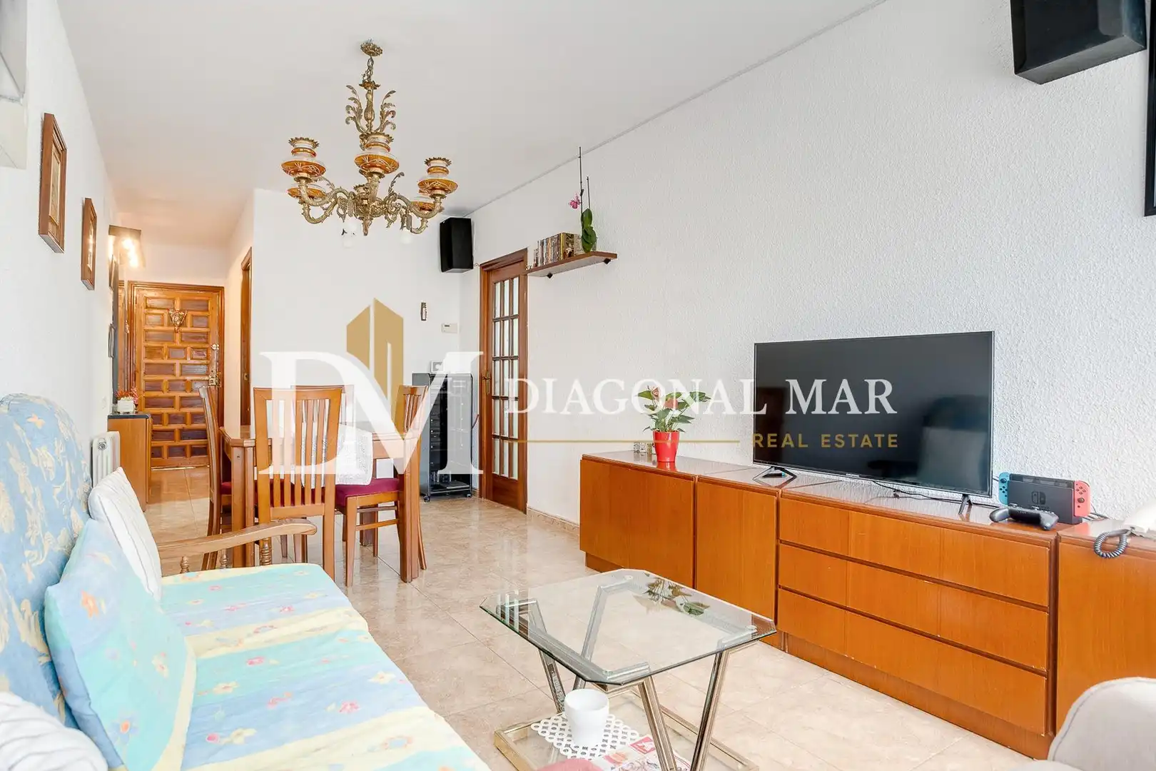 Wohnzimmer von Einfamilien-Reihenhaus zum Verkauf in Barcelona mit Terrasse