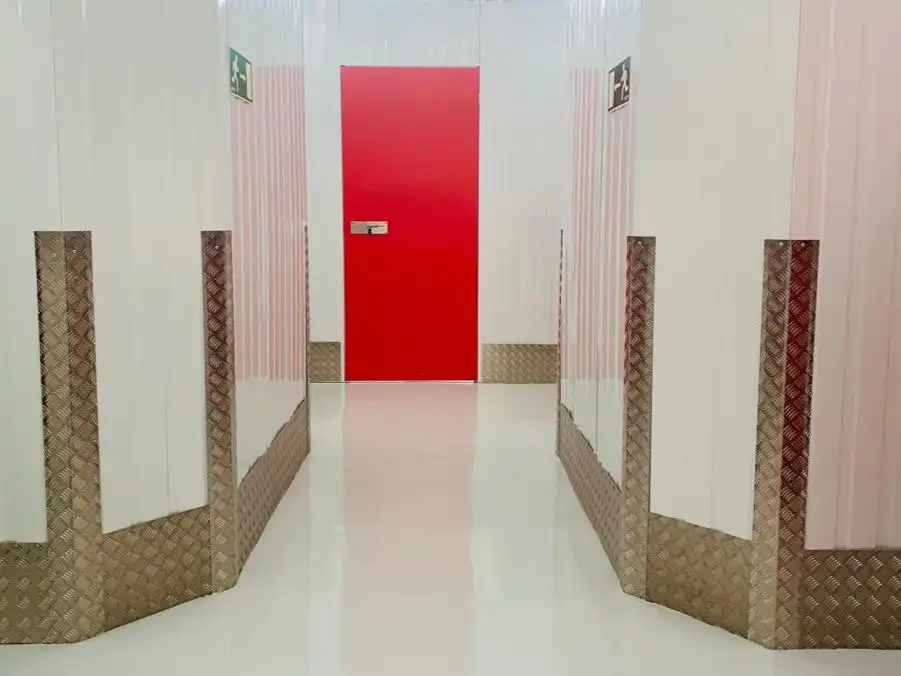 Commercial properties for rent in Cornellà de Llobregat  with Alarm