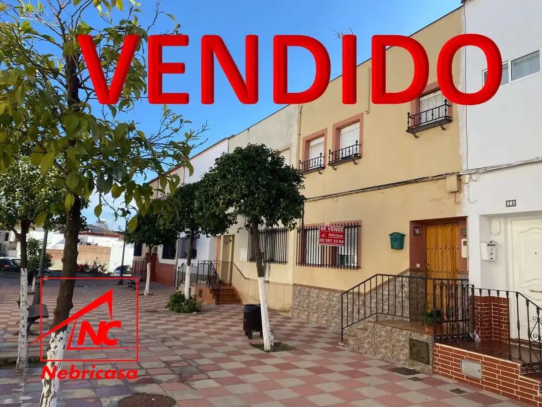 Vista exterior de Casa o chalet en venta en Las Cabezas de San Juan con Aire acondicionado y Trastero