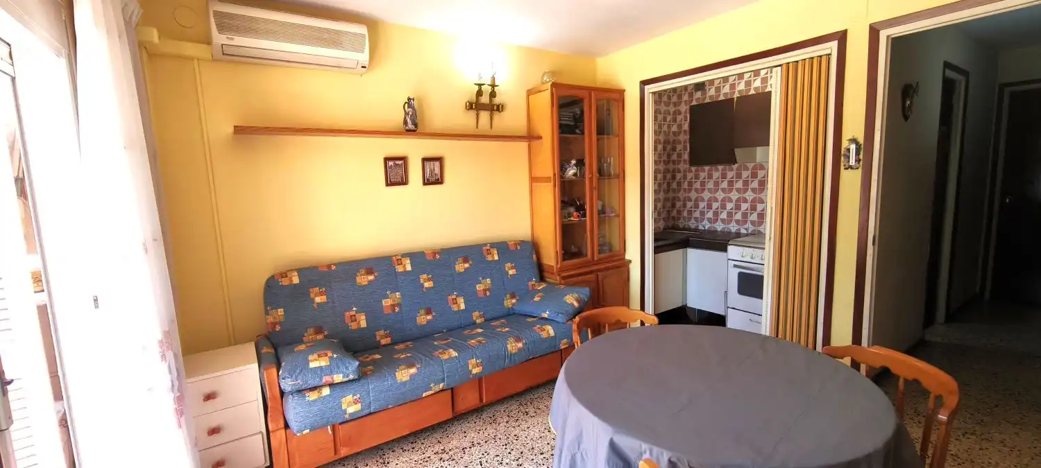 Sala d'estar de Apartament en venda en Salou amb Aire condicionat i Terrassa