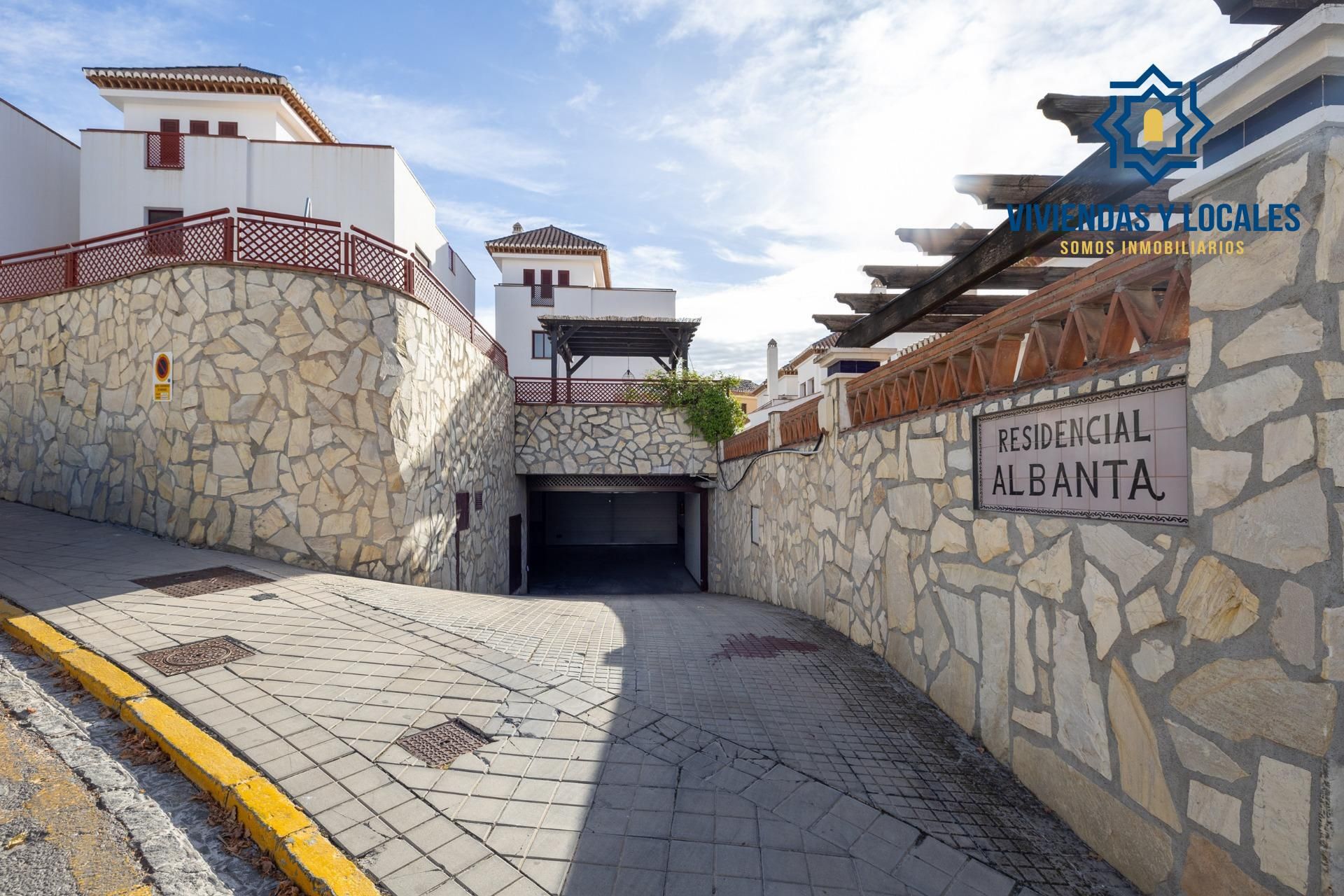 Casa o xalet en venda a Calle Sala de las Dos Hermanas, 6, Crta. De la Sierra  , Genil