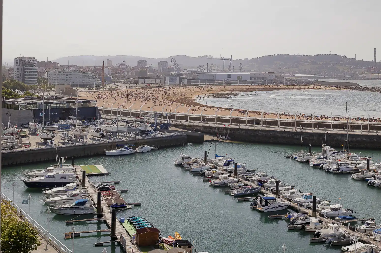 Vista exterior de Pis en venda en Gijón  amb Calefacció, Parquet i Terrassa