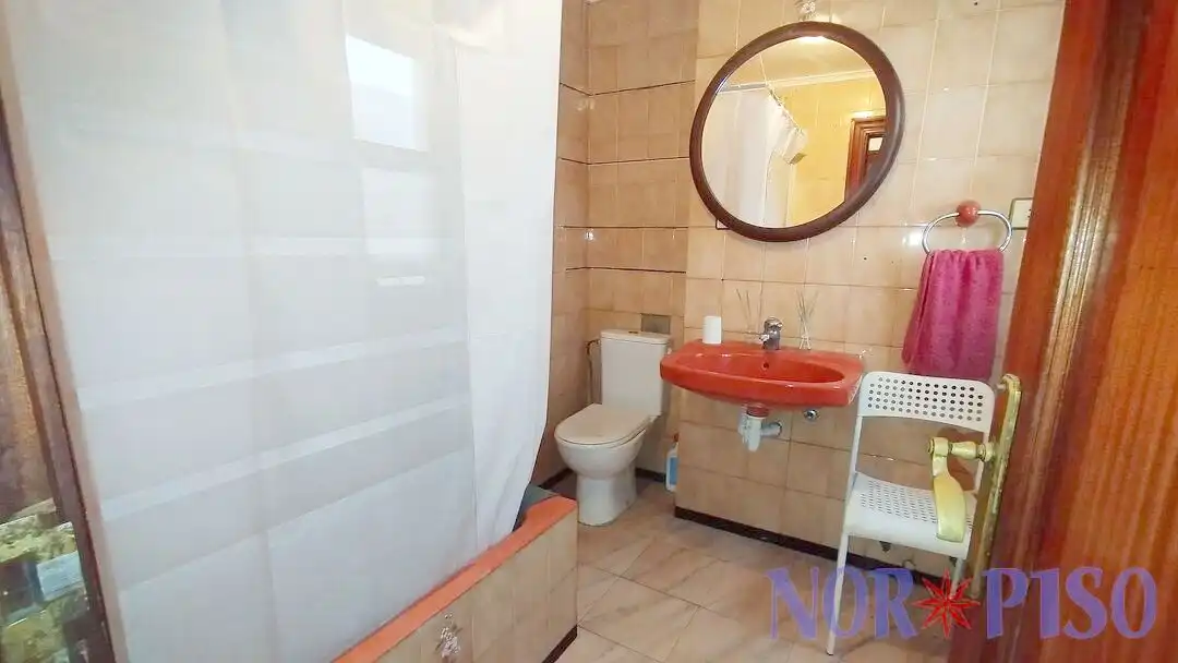 Bathroom of Flat for sale in Ibaiondo