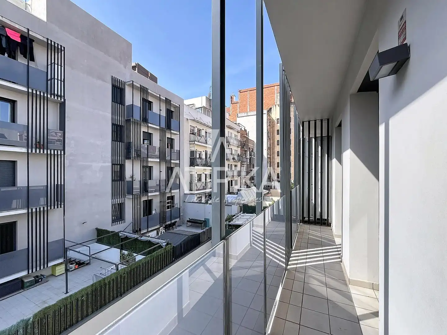 Exterior view of Flat for sale in L'Hospitalet de Llobregat  with Heating, Parquet flooring and Terrace