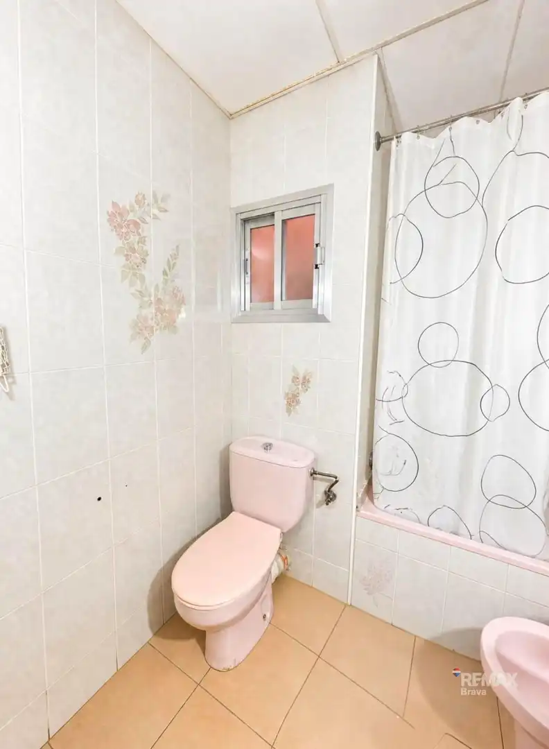 Bany de Apartament en venda en Girona amb Aire condicionat, Calefacció i Terrassa
