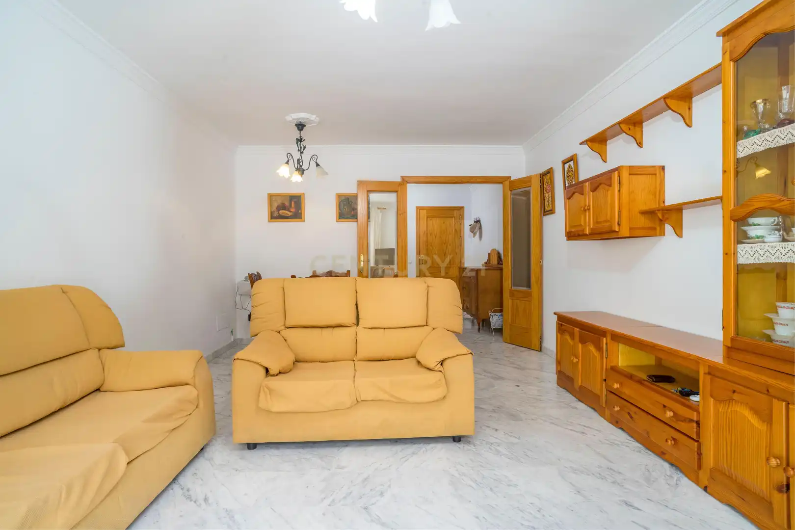 Sala d'estar de Pis en venda en Estepona amb Aire condicionat