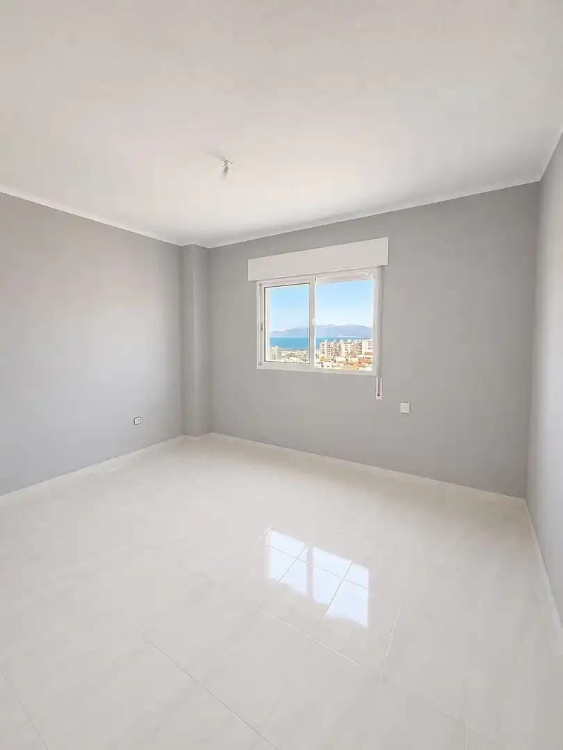Habitación de Piso en venta en Málaga con Terraza y Balcón