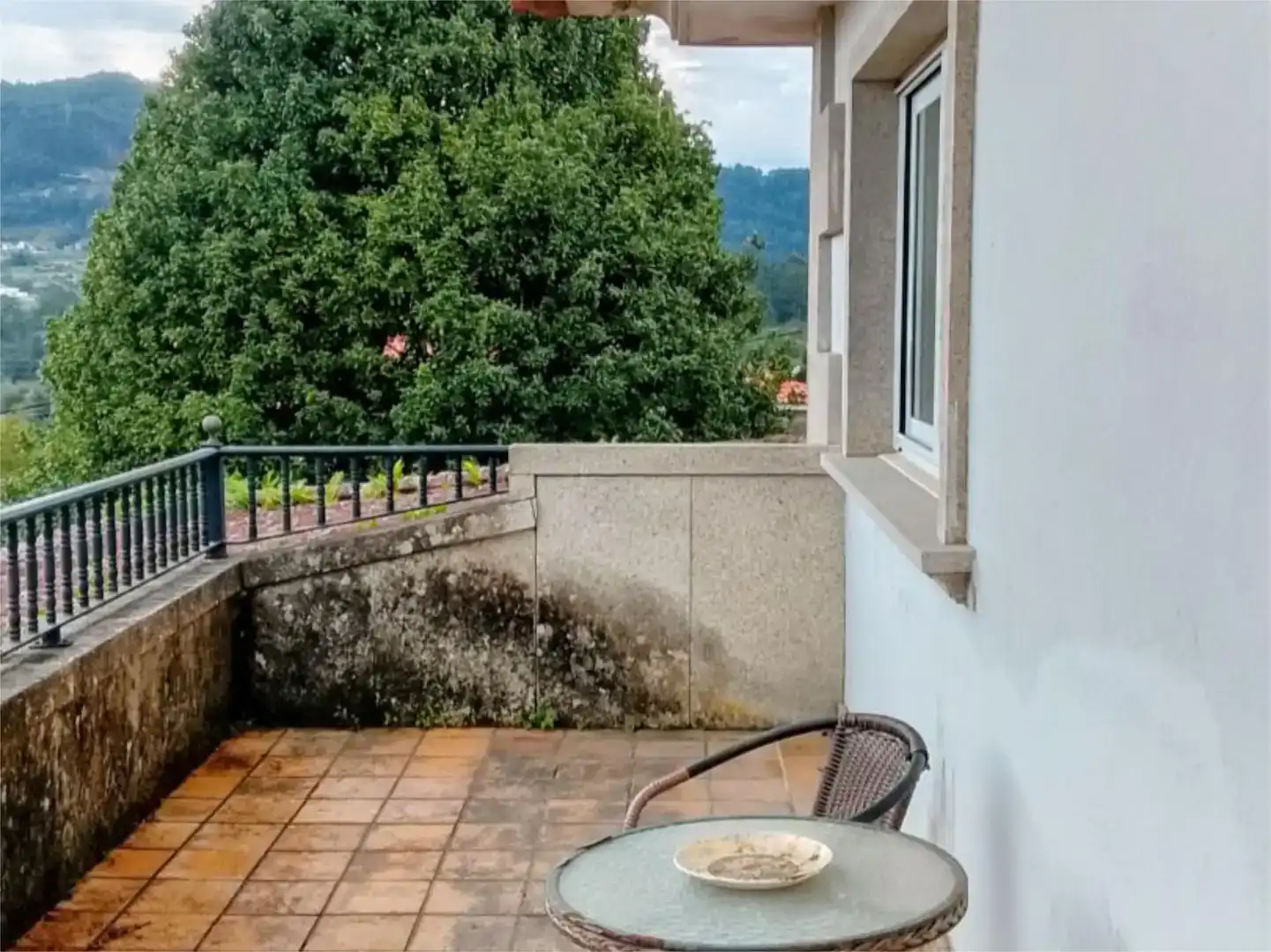 Terrassa de Casa o xalet en venda en Pontevedra Capital  amb Jardí privat, Traster i Piscina