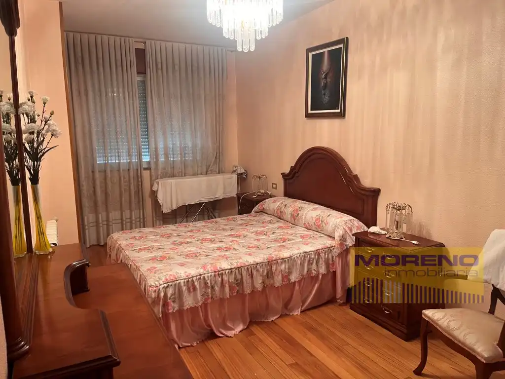 Bedroom of Flat for sale in Sarria