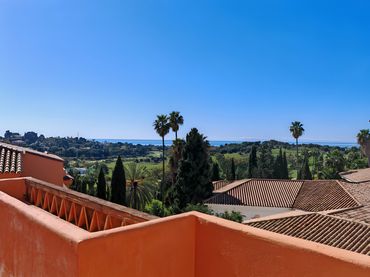 Penthouse mit Pool zum Verkauf in Benahavís pueblo