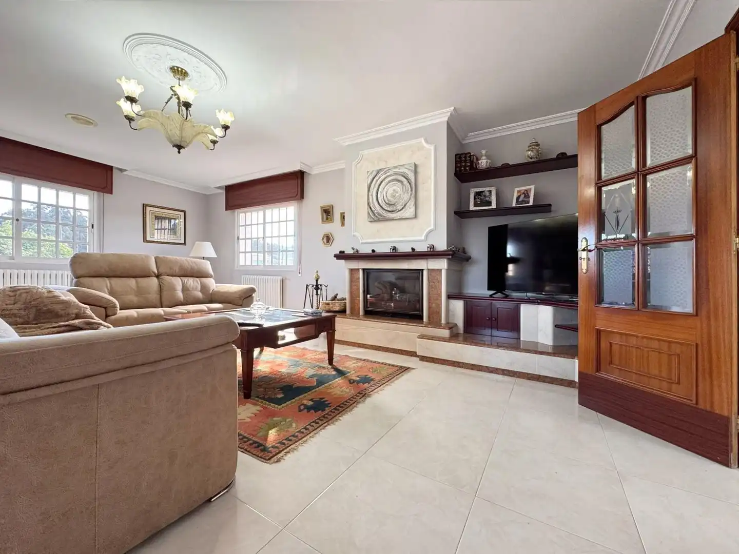 Sala de estar de Casa o chalet en venta en Barro con Calefacción, Jardín privado y Terraza