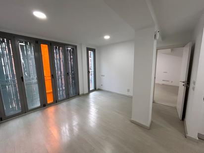 Study to rent in  Madrid Capital  with Air Conditioner