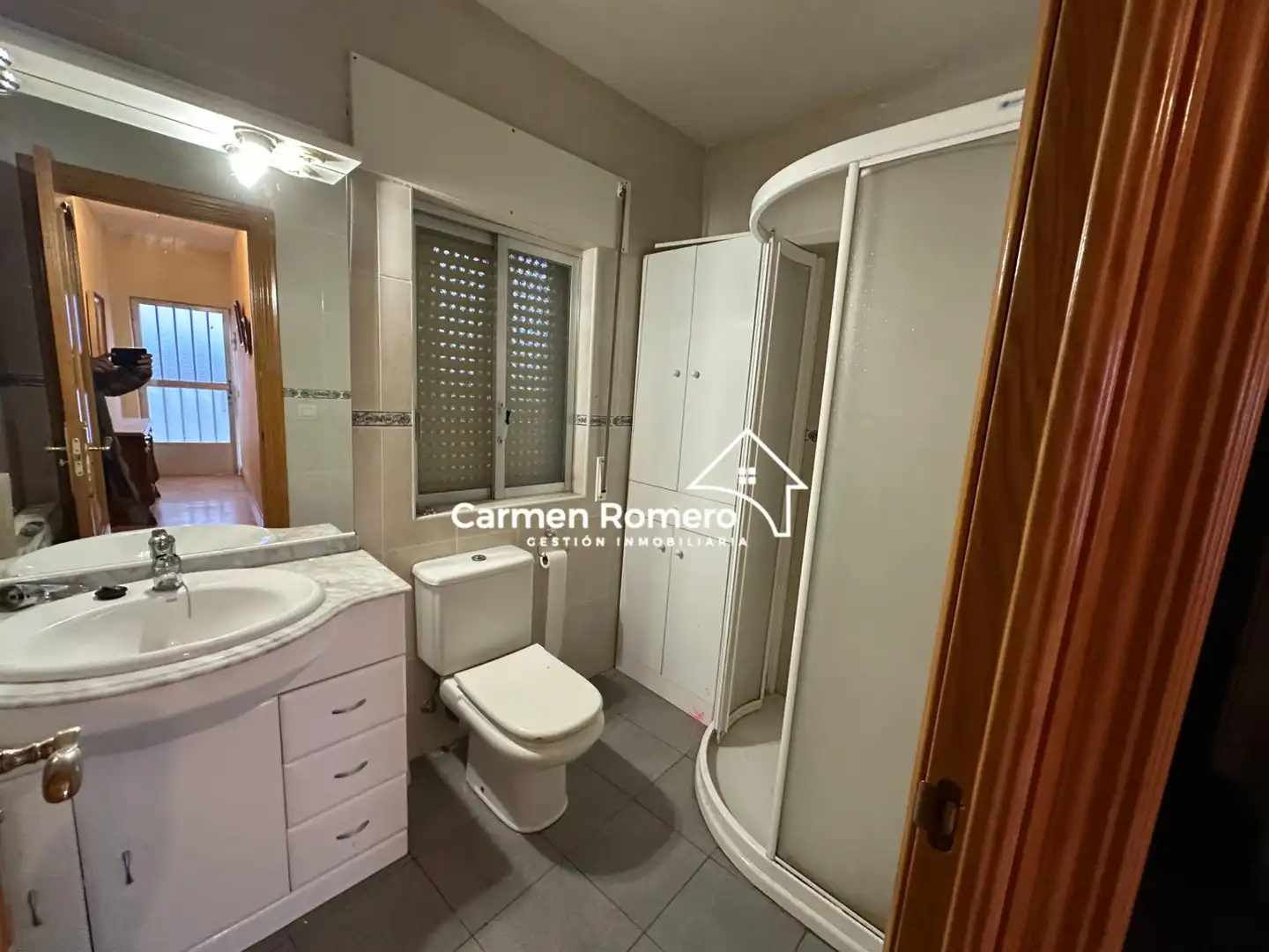 Badezimmer von Geschaftsraum zum Verkauf in Florida de Liébana mit Klimaanlage und Möbliert