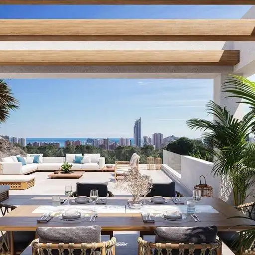 Chalet con piscina en venta en Golf Bahía