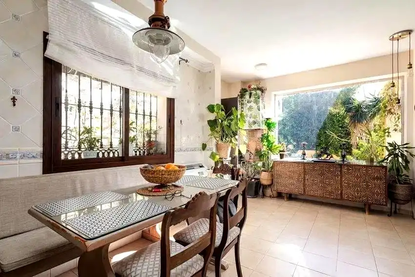 Esszimmer von Haus oder Chalet zum Verkauf in Málaga mit Klimaanlage, Heizung und Privatgarten