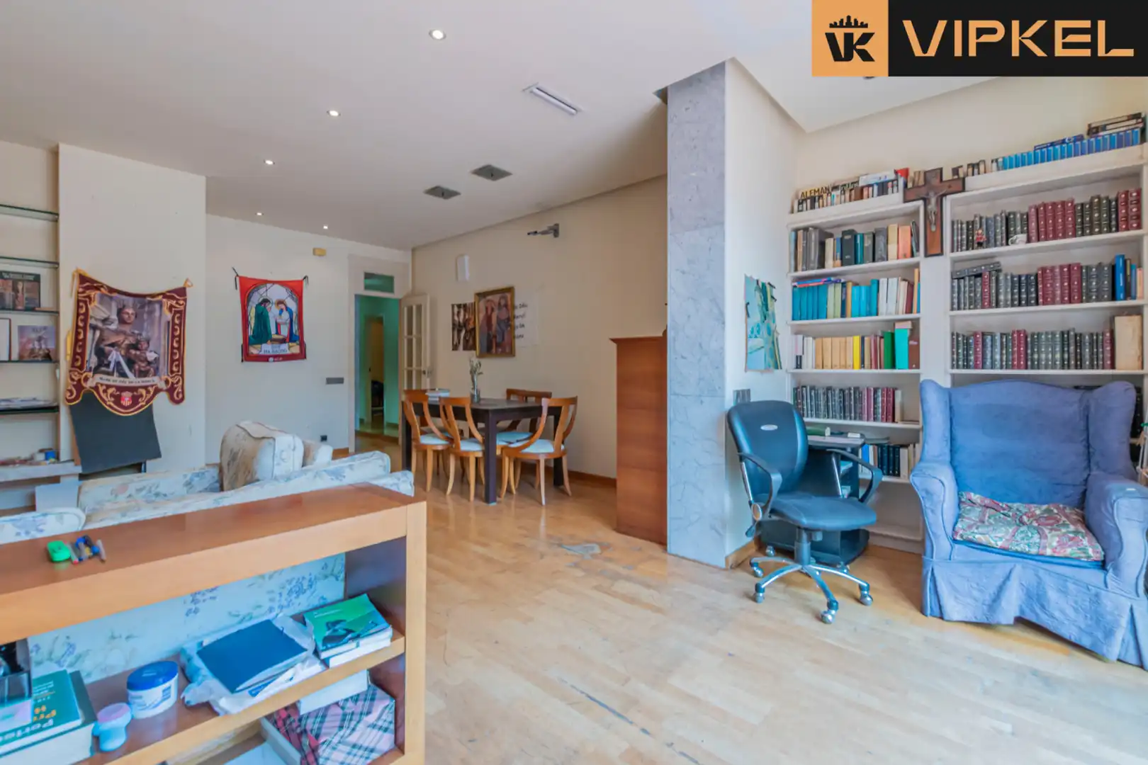 Sala d'estar de Pis en venda en Barcelona amb Aire condicionat, Calefacció i Parquet