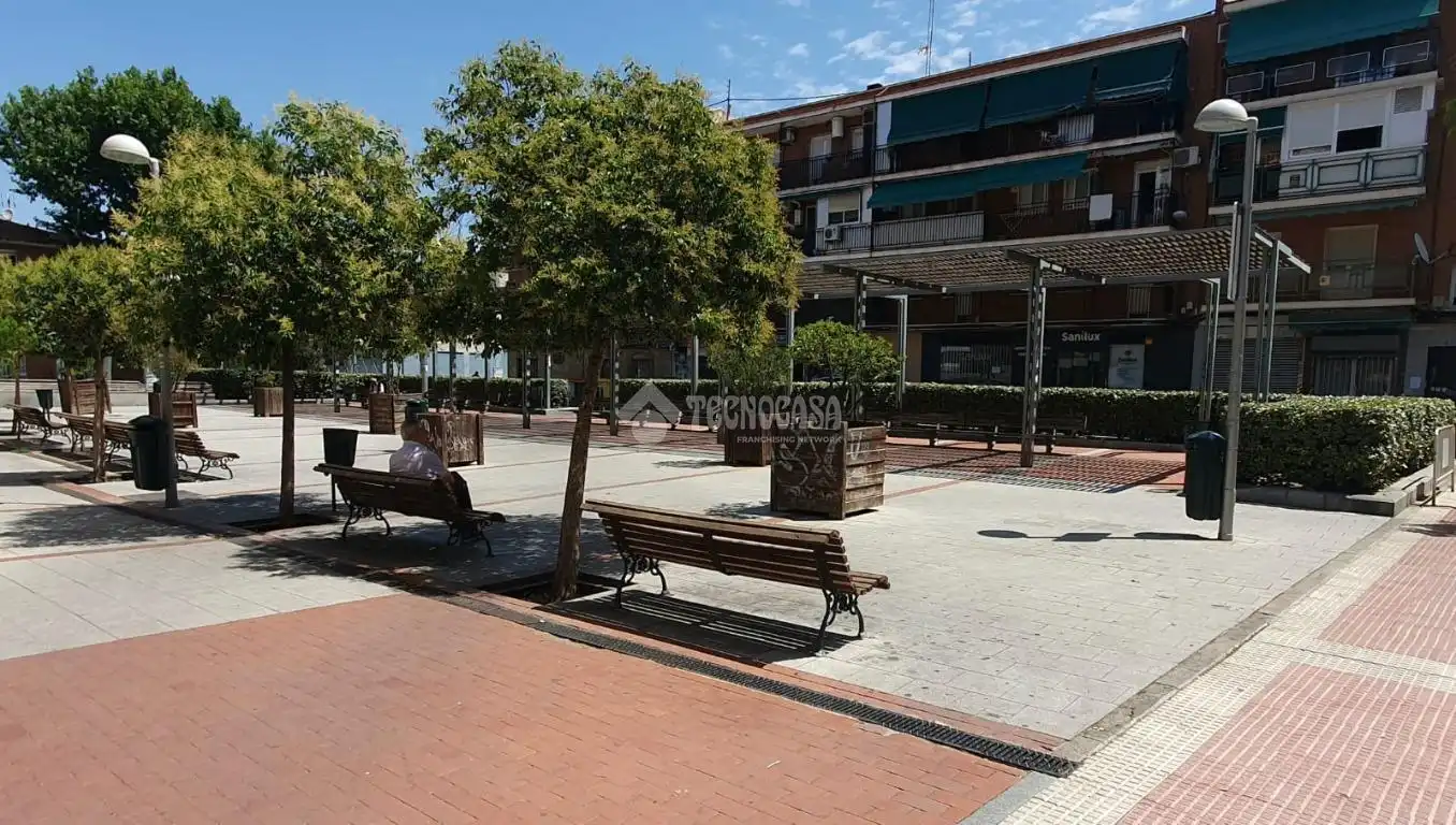 Vista exterior de Piso en venta en Villaverde