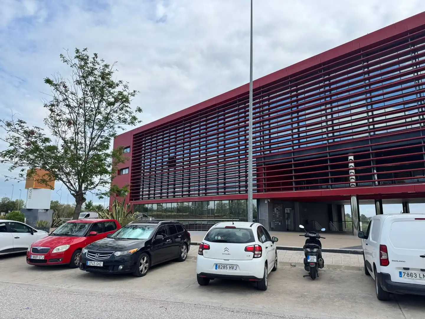 Oficina amb ascensor en venda a Salteras