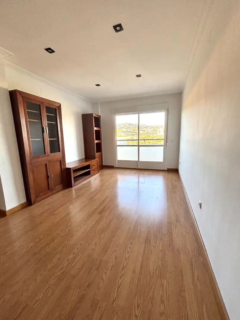 Habitación de Apartamento en venta en Plasencia con Calefacción, Jardín privado y Parquet