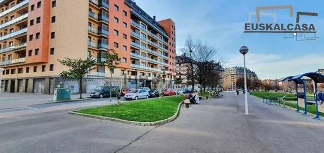 Local comercial en Venta en Miribilla