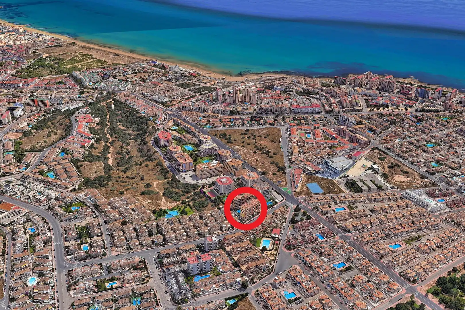 Vista exterior de Àtic en venda en Torrevieja amb Aire condicionat, Calefacció i Terrassa