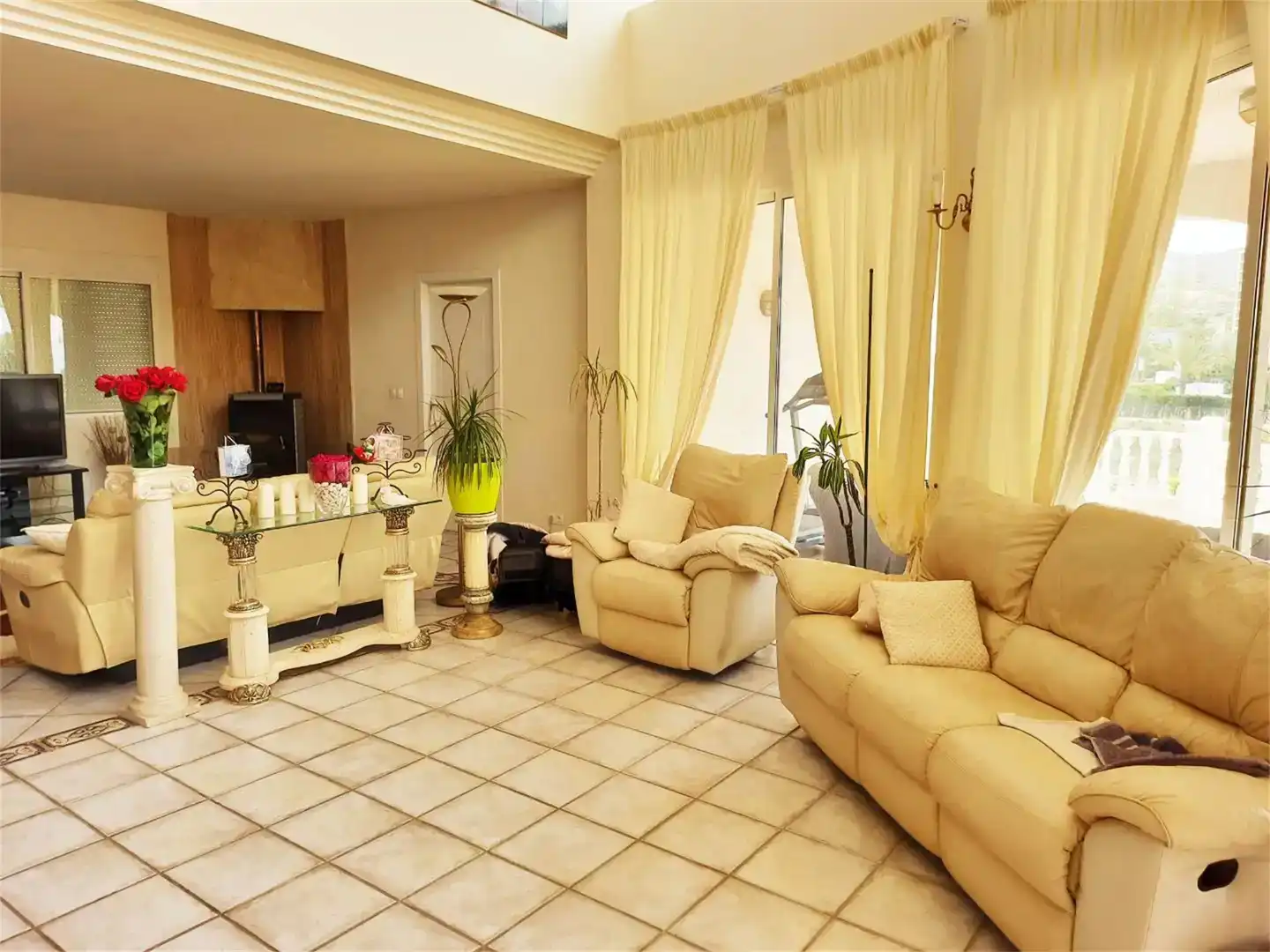Sala d'estar de Casa adosada en venda en El Campello amb Aire condicionat, Jardí privat i Traster